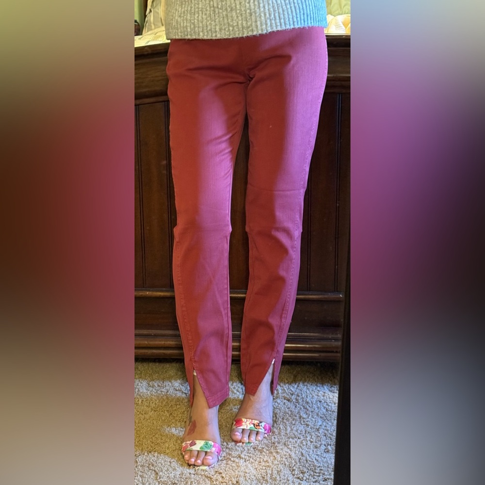NWT (price missing), Nic & Zoe Size 6, Burgundy Pants